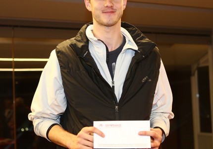 Ο Ερασιτέχνης έκοψε την πρωτοχρονιάτικη πίτα