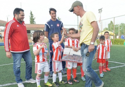 Η Σχολή Ρέντη τίμησε τον Κυριάκο Καραταΐδη!