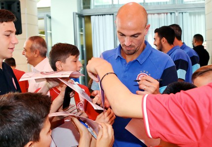 Λατρεία για τους 