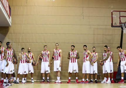 Μία παρέα, μία οικογένεια