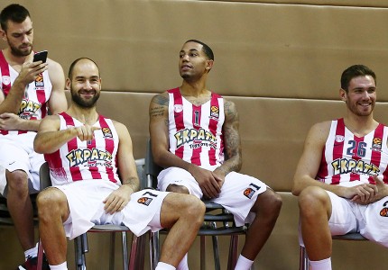 Μία παρέα, μία οικογένεια