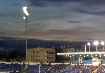 Άναψαν οι προβολείς και... προθέρμανση