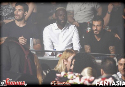 Γλέντι στα μπουζούκια για τους 