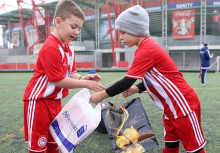 Διασκέδασαν και αντάλλαξαν δώρα
