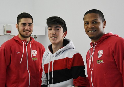 Μοίρασαν δώρα και χαμόγελα! (photos)