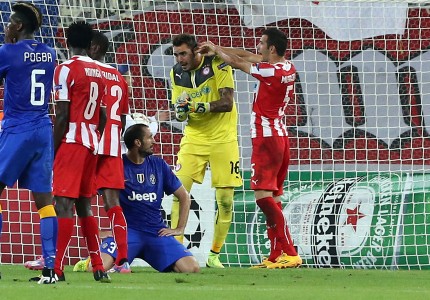 Χρόνια πολλά, γίγαντα Ρομπέρτο (photos, videos)