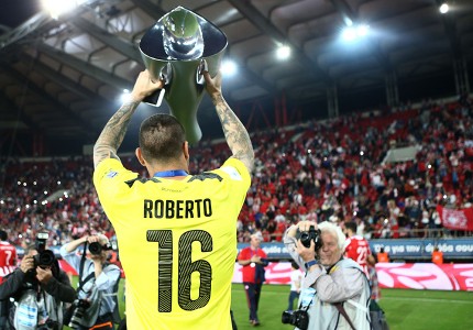 Χρόνια πολλά, γίγαντα Ρομπέρτο (photos, videos)