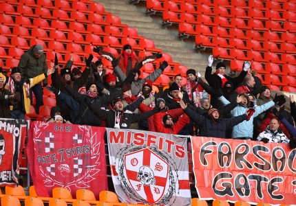 Έτσι αγαπάει ο Πειραιάς (photos, videos)