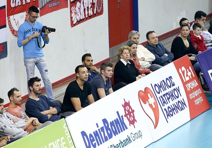 Μια οικογένεια ο Θρύλος (photos)
