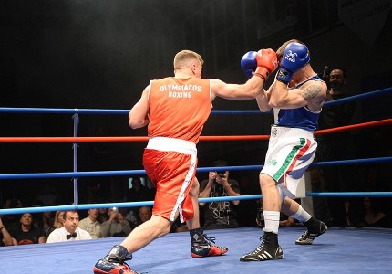 Θρύλος και στην Πυγμαχία! (photos)