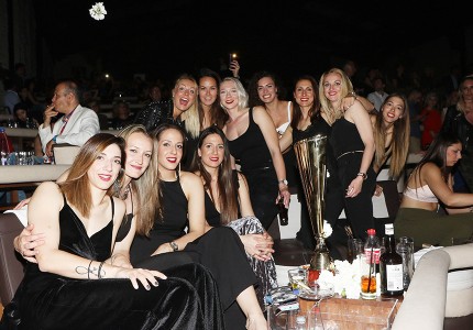 Έτσι γλεντάει ο Πειραιάς (photos)