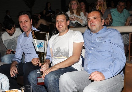 Έτσι γλεντάει ο Πειραιάς (photos)