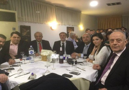 Κοιτάξτε εδώ «εξυγιαντές»