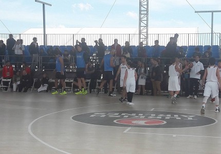 Μικρό το ενδιαφέρον στην Fanzone (video+photos)