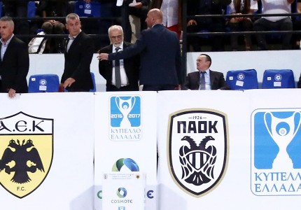 Τι βλέπει με ενδιαφέρον εδώ ο Ιβάν Σαββίδης;