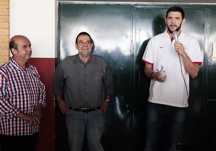 Μοίρασαν χαμόγελα ομάδα και κόσμος του Θρύλου! (photos)