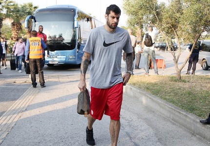 Η άφιξη του Ολυμπιακού με Σπανούλη (photos)