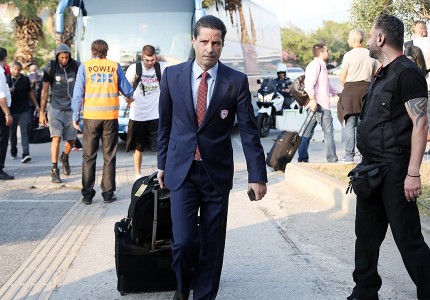 Η άφιξη του Ολυμπιακού με Σπανούλη (photos)