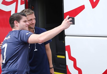 Περίμεναν τον Θρύλο στο Μόναχο! (photos)