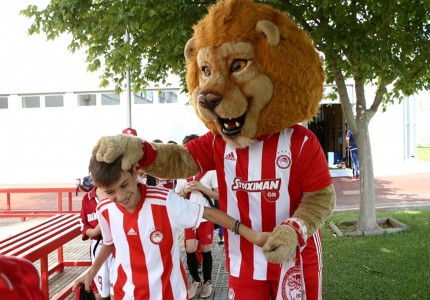 Εκατοντάδες παιδιά στο summer camp (photos)