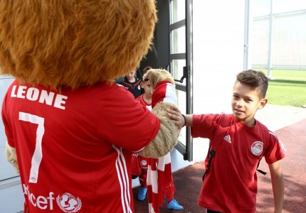 Εκατοντάδες παιδιά στο summer camp (photos)