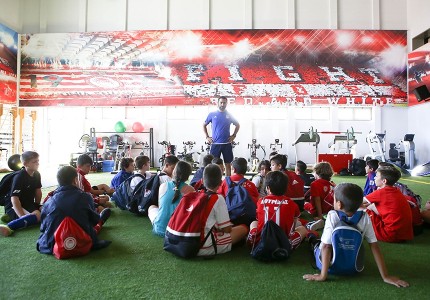 Εκατοντάδες παιδιά στο summer camp (photos)