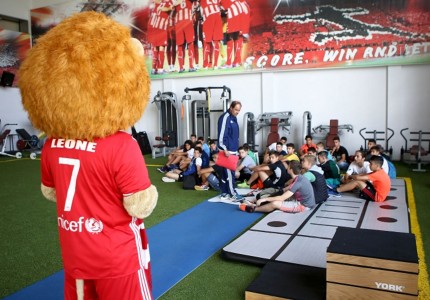 Εκατοντάδες παιδιά στο summer camp (photos)