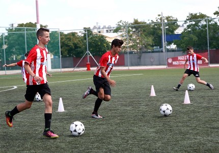 Εκατοντάδες παιδιά στο summer camp (photos)