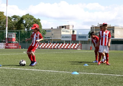 Εκατοντάδες παιδιά στο summer camp (photos)