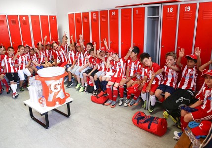 Εκατοντάδες παιδιά στο summer camp (photos)