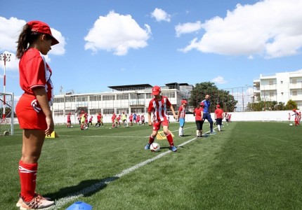 Εκατοντάδες παιδιά στο summer camp (photos)