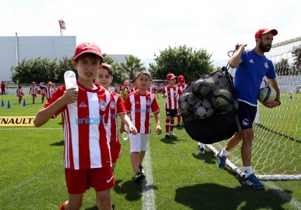 Εκατοντάδες παιδιά στο summer camp (photos)