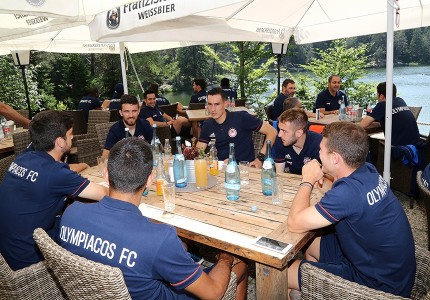 Το οικογενειακό γεύμα του Θρύλου (photos)