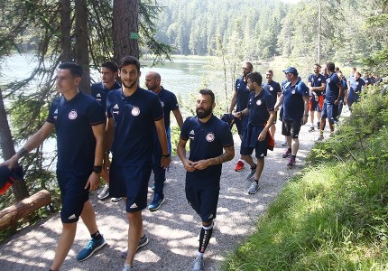 Το οικογενειακό γεύμα του Θρύλου (photos)