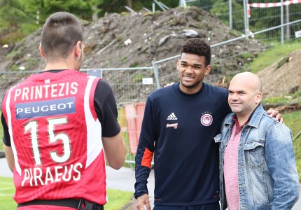 Στο Ζέεφελντ με φανέλα Πρίντεζη! (photos)