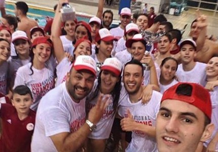 Θρύλος σημαίνει κούπες! Πρωταθλητής και στην κολύμβηση!