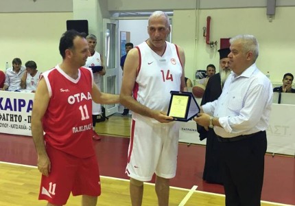 Τιμήθηκε ο Καμπούρης (photos)