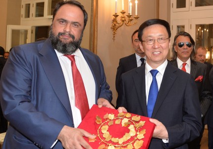 Το ξεχωριστό δώρο του Βαγγέλη Μαρινάκη (photos)