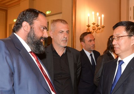 Το ξεχωριστό δώρο του Βαγγέλη Μαρινάκη (photos)