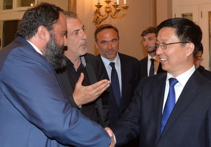 Το ξεχωριστό δώρο του Βαγγέλη Μαρινάκη (photos)