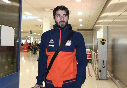 Στη βάση του ο Ολυμπιακός (photos)