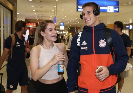 Στη βάση του ο Ολυμπιακός (photos)