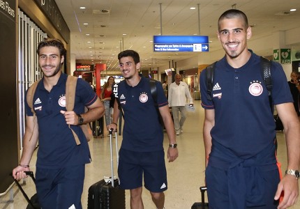 Στη βάση του ο Ολυμπιακός (photos)
