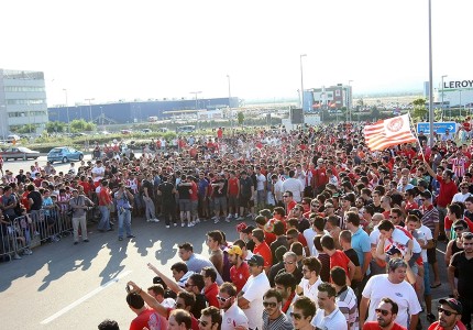Λαοθάλασσα για τον Άλμπερτ Ριέρα! (Photos)