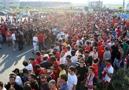 Λαοθάλασσα για τον Άλμπερτ Ριέρα! (Photos)
