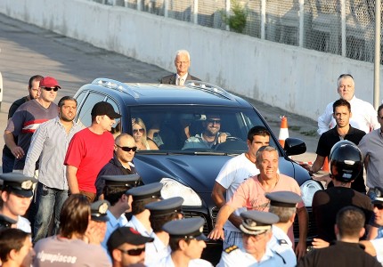 Λαοθάλασσα για τον Άλμπερτ Ριέρα! (Photos)