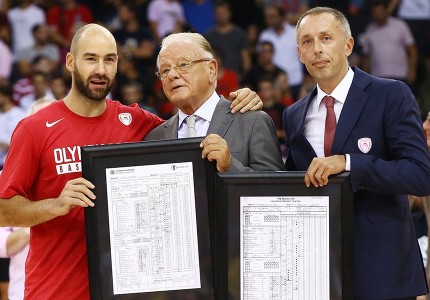 Η είσοδος του... άρχοντα στο ΣΕΦ! (Videos)