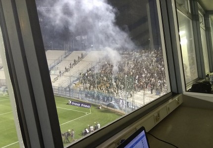 Ούτε με την