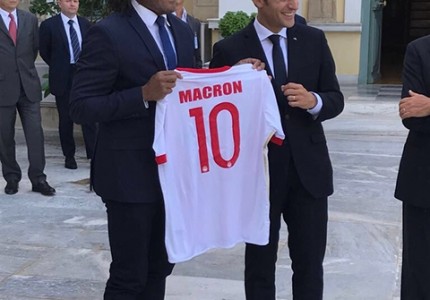 Τα... κλικ της επίσκεψης στον Μακρόν