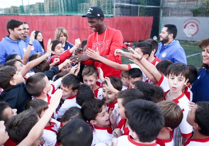 Με Σισέ ο αγιασμός στις Κεντρικές Σχολές! (photos)